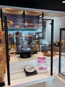 Boulangerie Maison Morel - Dieppe Urne de dons octobre rose appui sante cba caux bray albâtre