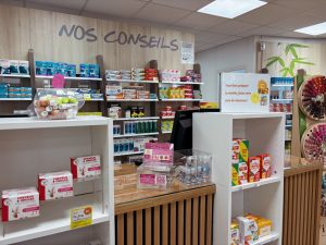 Pharmacie de l'Arques - Arques-la-Bataille Urne de dons octobre rose appui sante cba caux bray albâtre