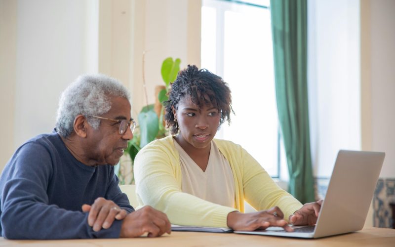 Aide démarches administratives VCSEN Vivre Chez Soi En Normandie service autonomie à domicile aide appui santé caux bray albâtre dieppe