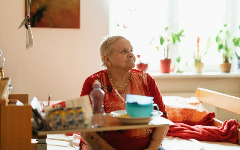 Personne agée Vivre Chez Soi En Normandie service autonomie à domicile aide appui santé caux bray albâtre dieppe